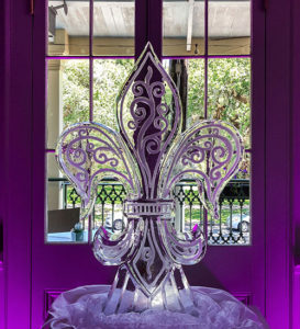delicate scrollwork fleur-de-lis ice sculpture at Ralph's On the Park